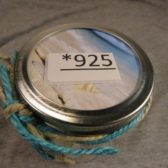 Jar of REAL sea shells and with blue sparkly vase filler at bottom - Picture 12 of 13